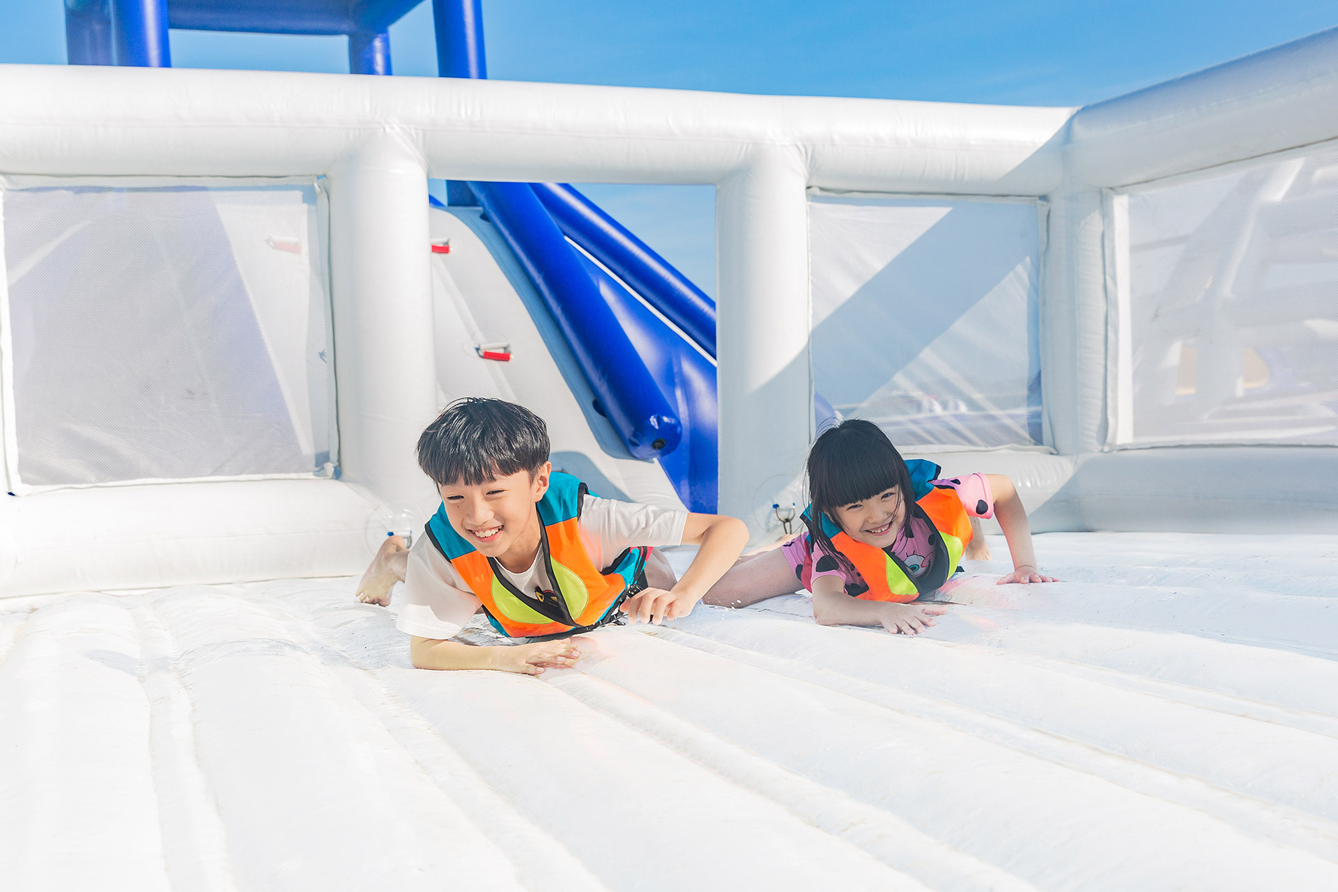 Play strategy for families in Sanya